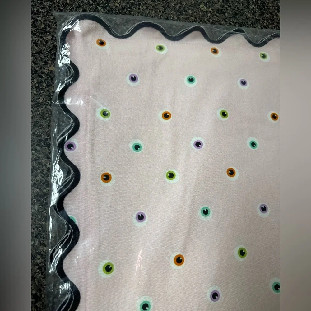 cupcakes & cashmere brand new